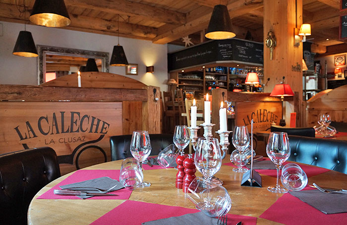 service midi à minuit crêpes glaces repas savoyard et cuisine traditionnelle