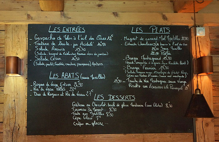 service midi à minuit crêpes glaces repas savoyard et cuisine traditionnelle