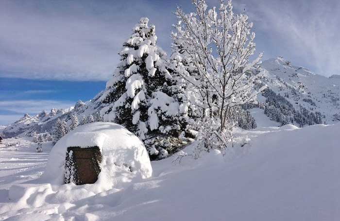soirées insolites sous la tanière du trappeur activité organisé par le chalet inarpa à la Clusaz Haute Savoie