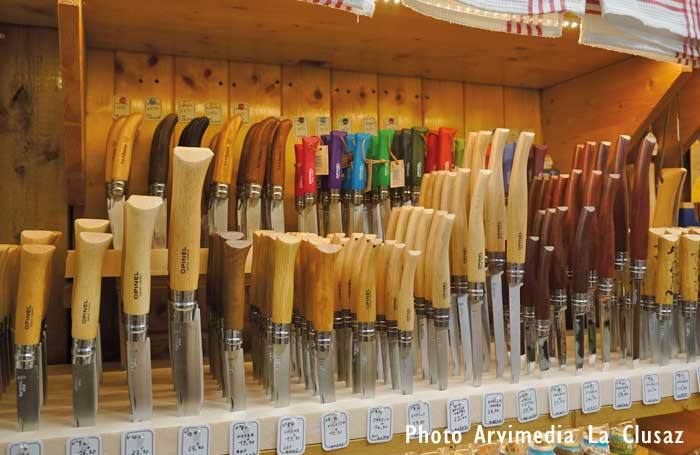 véritable couteau avec manche en bois de fabrication artisanale