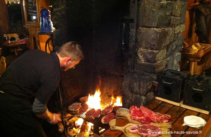 viande grillée au feu de bois 