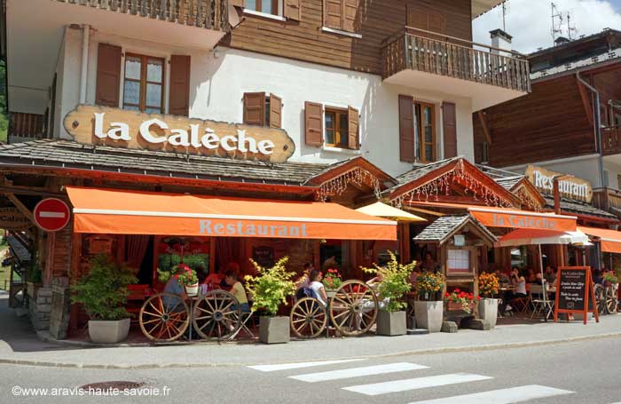 service midi à minuit crêpes glaces repas savoyard et cuisine traditionnelle