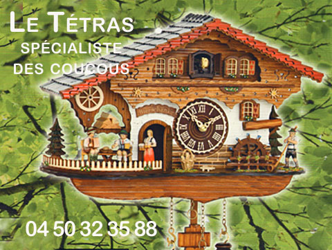 Magasin de souvenirs la Clusaz Le Tétras vente de coucou horloge, collection de boule à neige souvenirs de Haute Savoie thermomètre baromètre